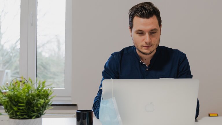 How to Become a Project Manager in 2021
