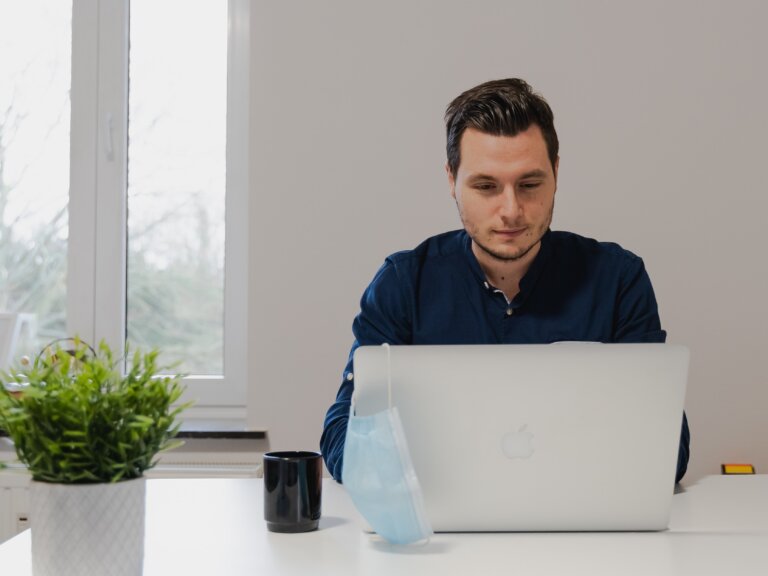 How to Become a Project Manager in 2021