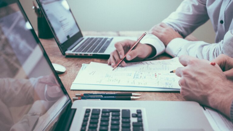 Data analytics: the guide to strategic business decisions