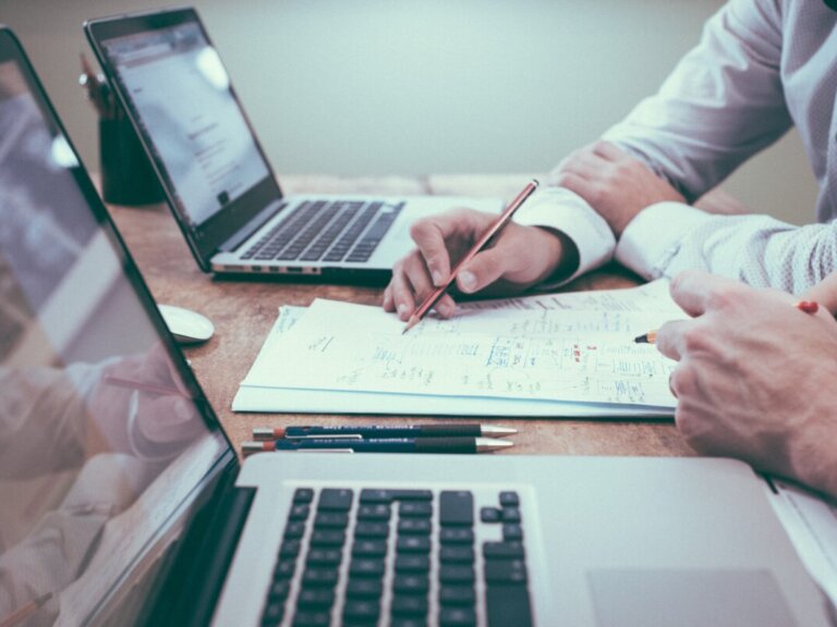 Data analytics: the guide to strategic business decisions