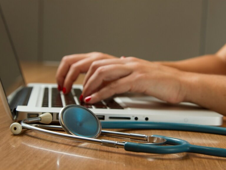 Navigating GDPR, HIPAA & PCI DSS in Healthcare IT